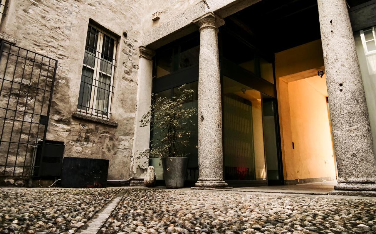 Casa Del Pittore - Elegante Appartamento Del 1200 - Centro Storico Como Exteriör bild