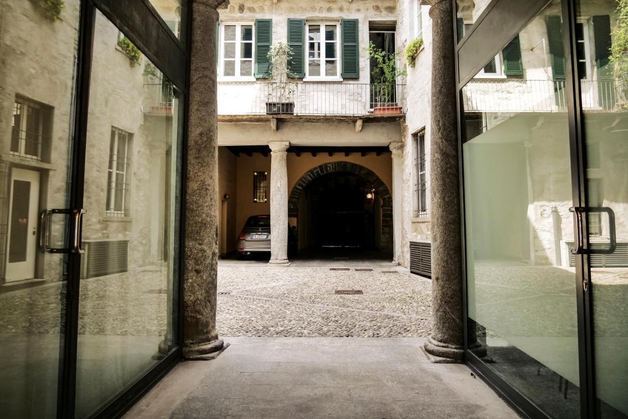 Casa Del Pittore - Elegante Appartamento Del 1200 - Centro Storico Como Exteriör bild